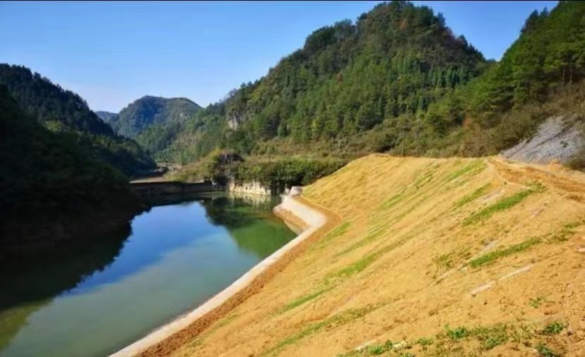 有色陕建:生态“蜕变”重现秦岭之美 尾矿库治理守护“绿水青山” - 陕西省建筑业协会